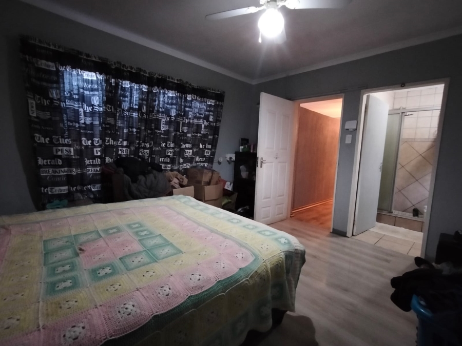 2 Bedroom Property for Sale in Geelhoutpark North West